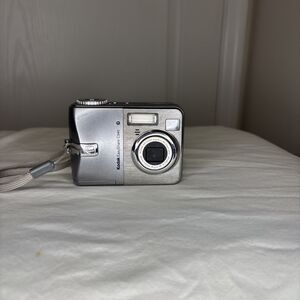 Kodak EasyShare C340 Compact Digital Camera 5MP, Silver, 3X Optical For Parts